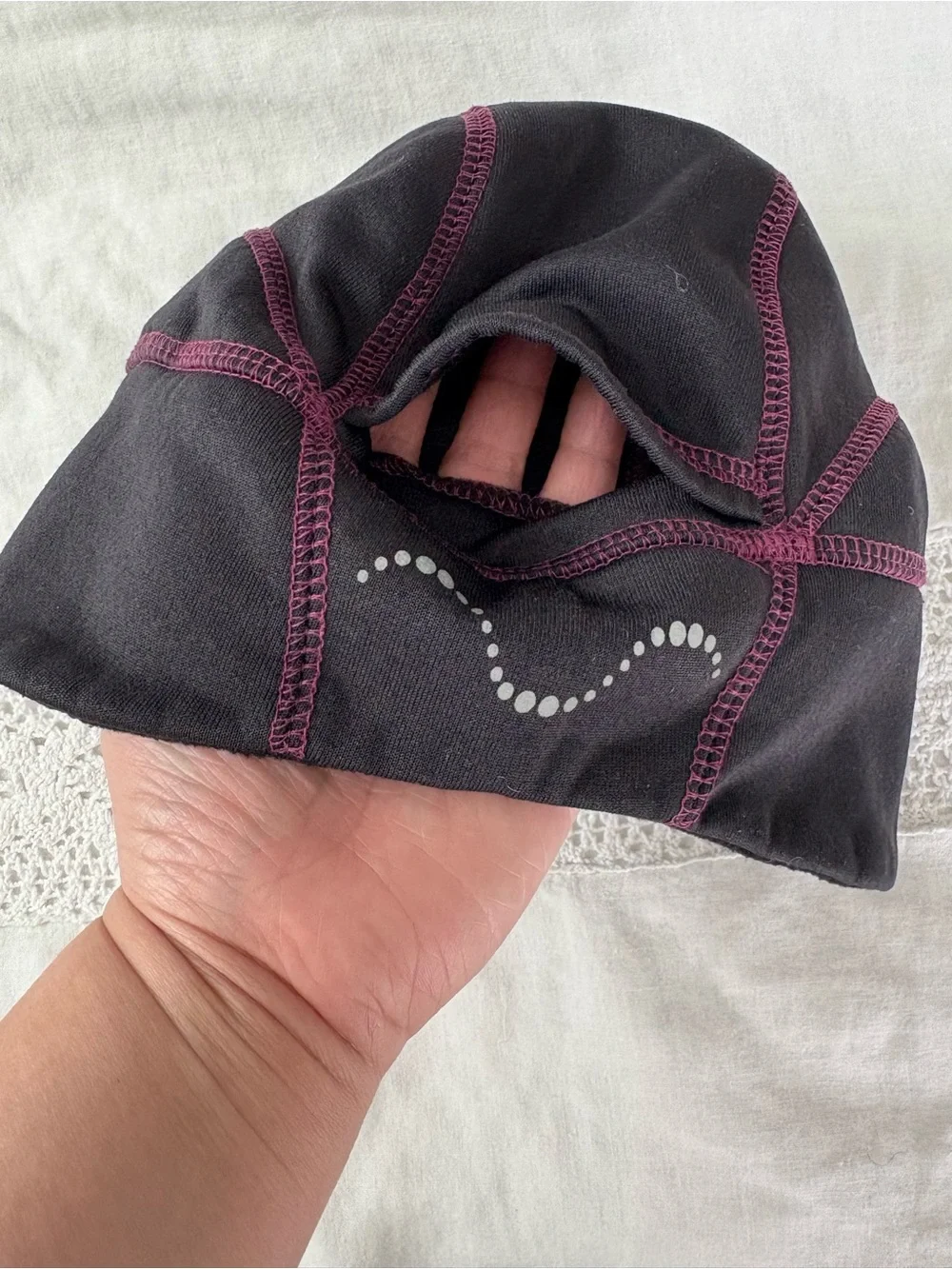 REI Womens Fleece Lined Ponytail Beanie Skully Cap Black Purple One Size